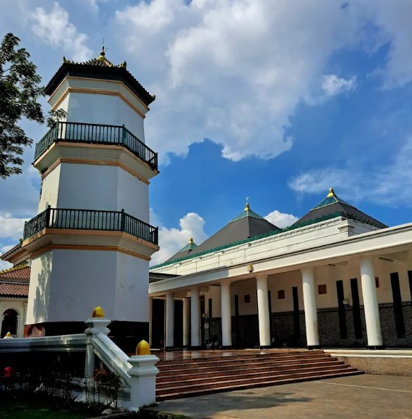 Masjid Sultan Mahmud Badaruddin Jayo Wikramo Palembang